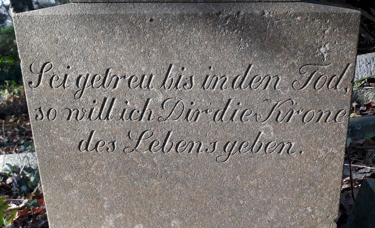 Grabstein auf dem St. Jürgen Friedhof in Stralsund